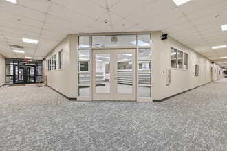 7640 Sylvania Ave, Sylvania, OH for lease Interior Photo- Image 2 of 12