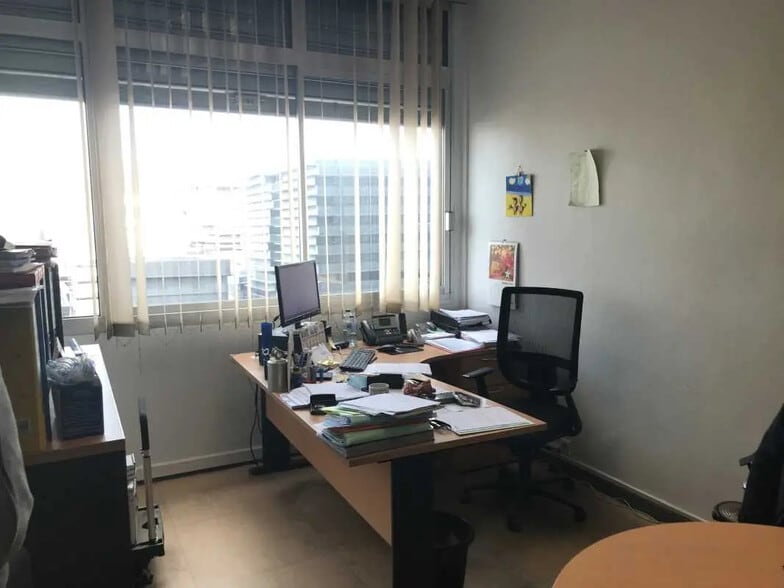 Office in Sotteville-lès-Rouen for lease - Building Photo - Image 3 of 15