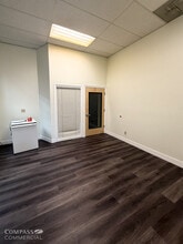 869 NW Wall St, Bend, OR for lease Interior Photo- Image 1 of 8