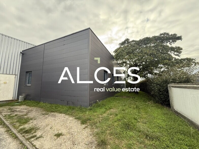 Flex in VILLENAVE-D'ORNON for sale - Building Photo - Image 2 of 3