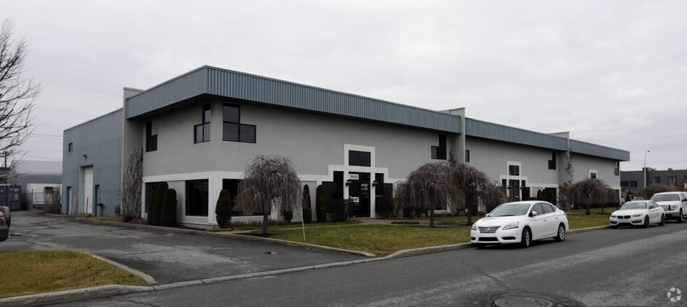 3040-3070 Rue Peugeot, Laval, QC for sale - Primary Photo - Image 1 of 1