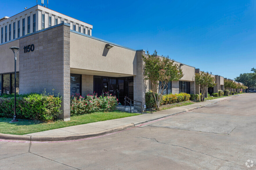 1150 Empire Central Pl, Dallas, TX for lease - Building Photo - Image 1 of 6