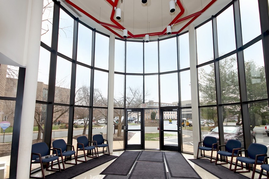 3028 Javier Rd, Fairfax, VA for lease - Building Photo - Image 2 of 3