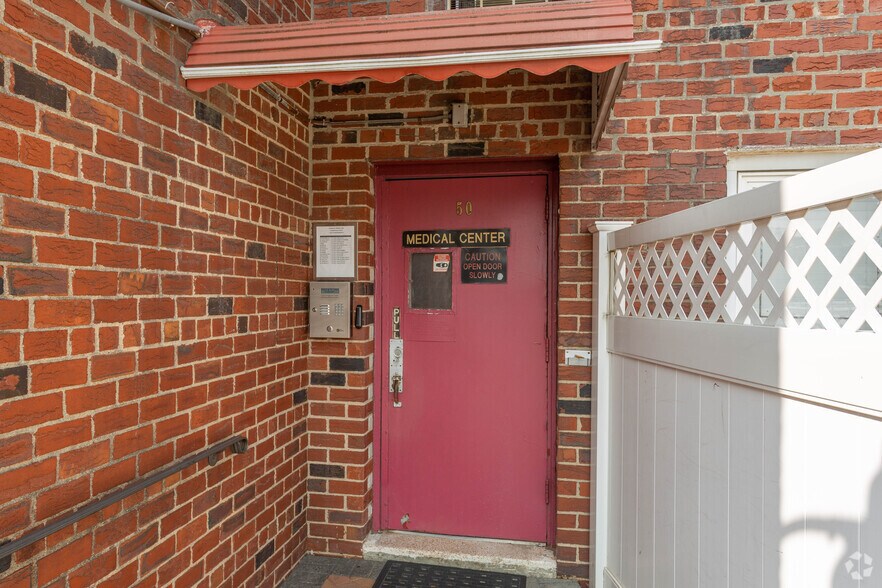 50 Hempstead Ave, Lynbrook, NY 11563 Unit J Commercial Coop