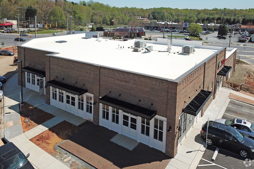 803 809 S Main St Kernersville Nc 27284 Retail For Lease Loopnet Com