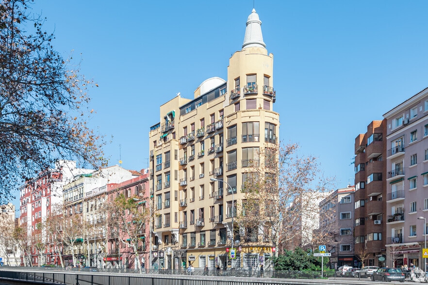 Calle de Francisco Silvela, 14, Madrid, Madrid for sale - Building Photo - Image 1 of 1