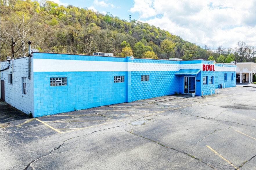 1220 Long Run Rd, White Oak, PA for sale - Building Photo - Image 3 of 21