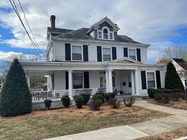 376 Walnut Ave SW, Roanoke, VA for sale - Primary Photo - Image 1 of 1