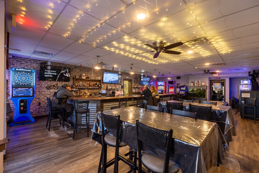 7815 Ogden Ave, Lyons, IL for sale - Building Photo - Image 2 of 21