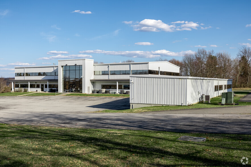 51 Assembly Way, Newburgh, NY for lease - Building Photo - Image 1 of 6