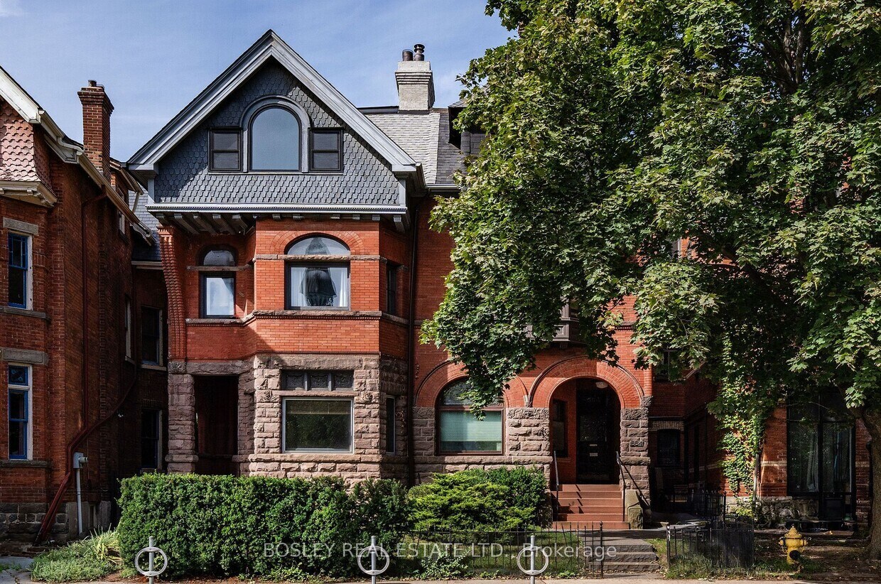 554 Spadina Cres, Toronto, ON for sale Primary Photo- Image 1 of 1