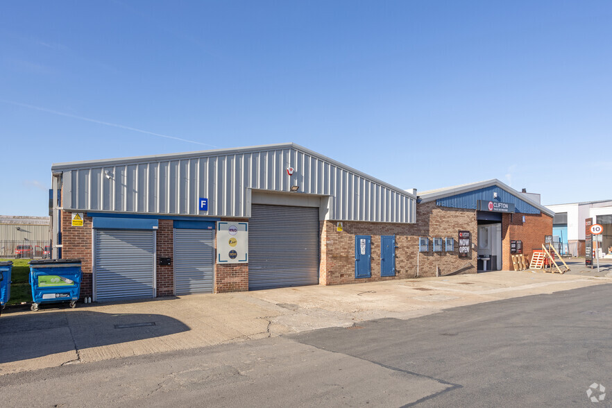 Coal Rd, Leeds for lease - Primary Photo - Image 1 of 9