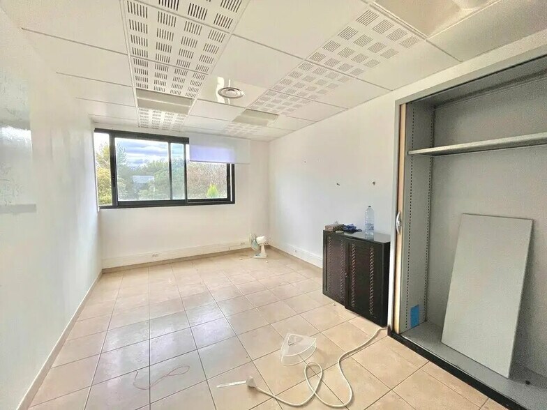 Office in Mouans-Sartoux for sale - Building Photo - Image 2 of 6