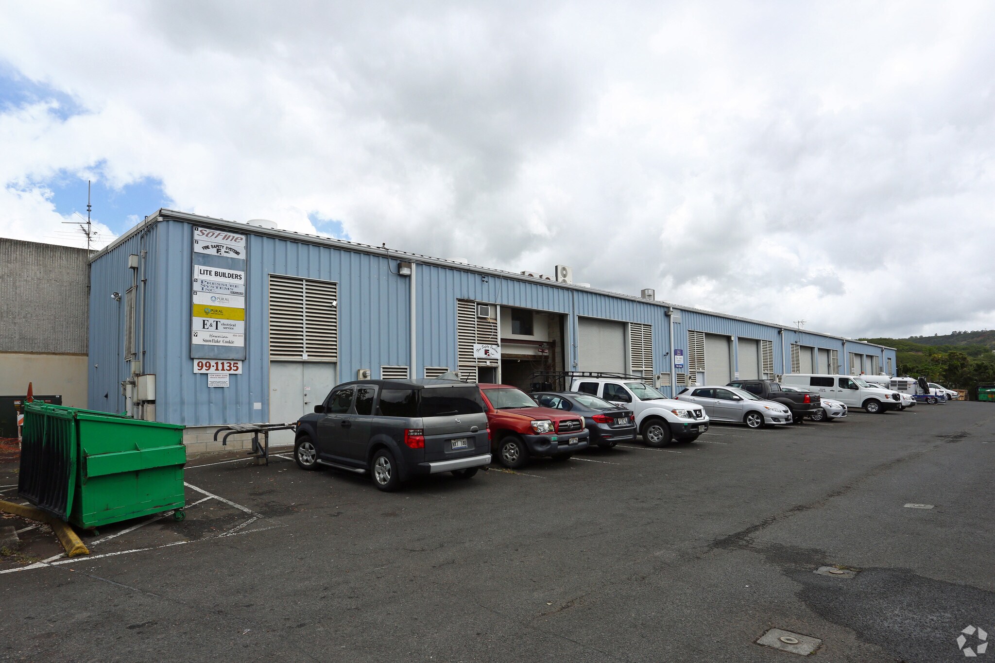 99-1135 Iwaena St, Aiea, HI for sale Primary Photo- Image 1 of 1