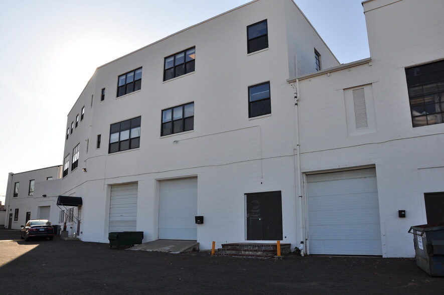 360 Fairfield Ave, Stamford, CT for lease - Building Photo - Image 3 of 4