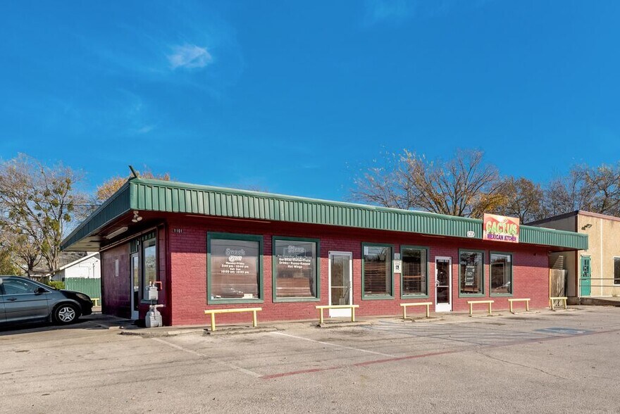 1101 E McKinney St, Denton, TX for sale - Building Photo - Image 1 of 1