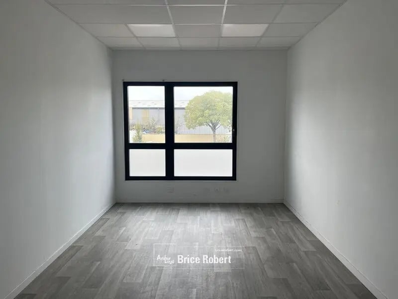 Flex in Vénissieux for lease Interior Photo- Image 1 of 1