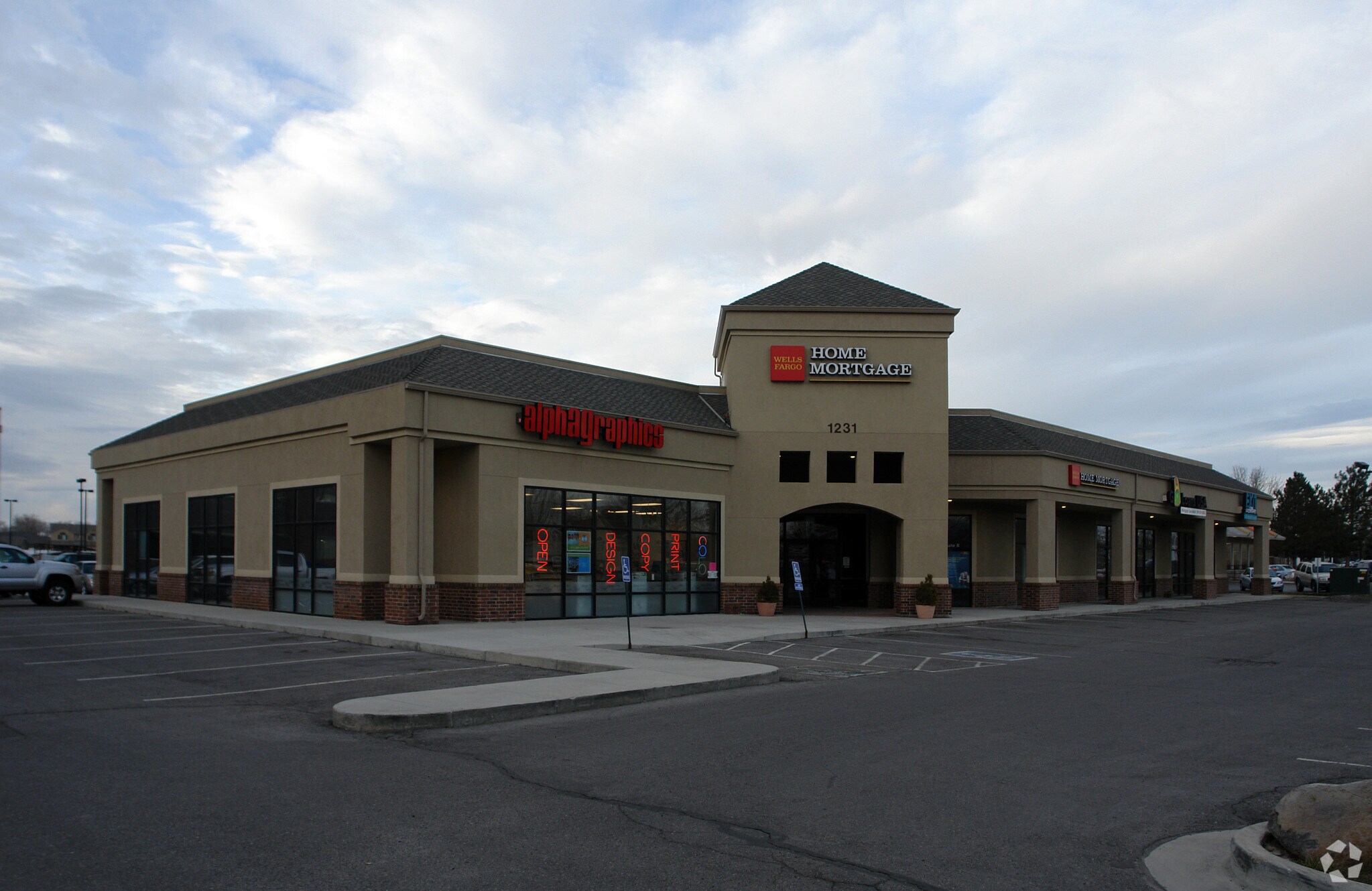 1231 W 9000 S, West Jordan, UT for sale Primary Photo- Image 1 of 1