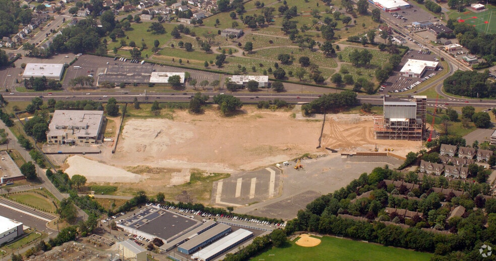 22-11 NJ Route 208, Fair Lawn, NJ for lease - Building Photo - Image 1 of 1