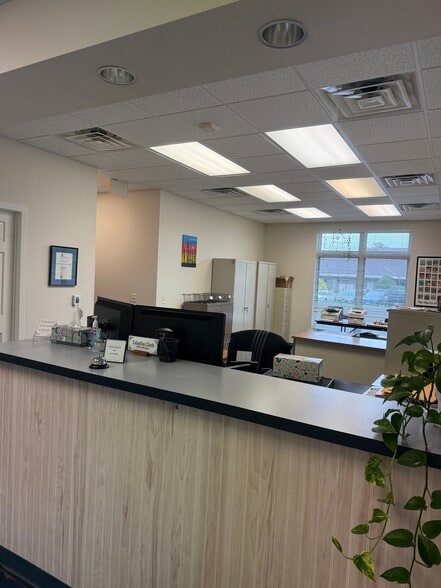 4004 Oakwood Hills Pky, Eau Claire, WI for lease - Interior Photo - Image 3 of 13