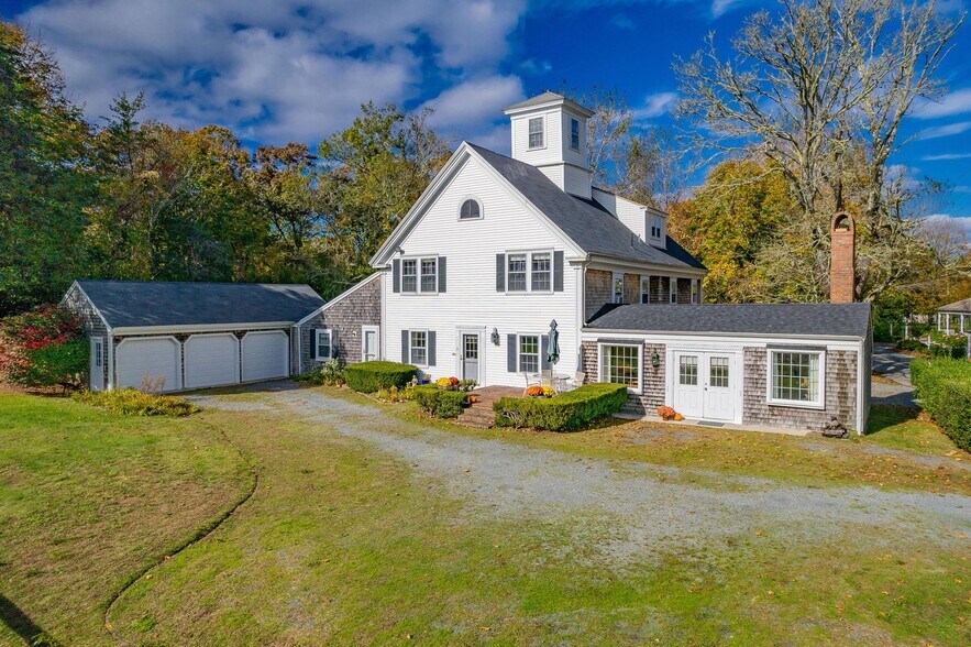 11 Crosby Ln, Brewster, MA for sale - Primary Photo - Image 1 of 1