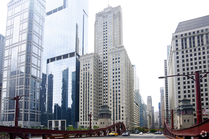 121 W Wacker Dr, Chicago, IL, 60601 - Office Space For Lease | LoopNet.com