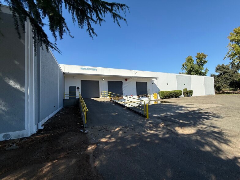360 Commerce Cir, Sacramento, CA for sale - Building Photo - Image 3 of 5