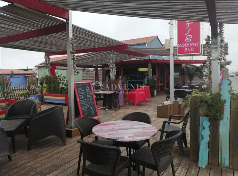 Retail in La Tremblade for sale - Building Photo - Image 1 of 6