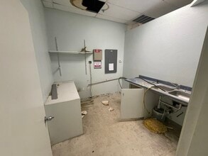 4440 E Washington Ave, Las Vegas, NV for lease Building Photo- Image 1 of 29