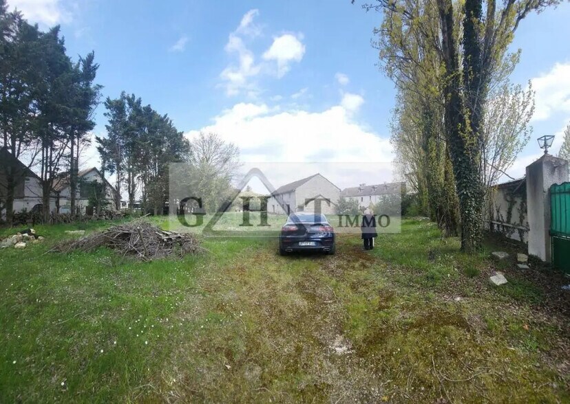 Industrial in Chamarande for sale - Building Photo - Image 2 of 9