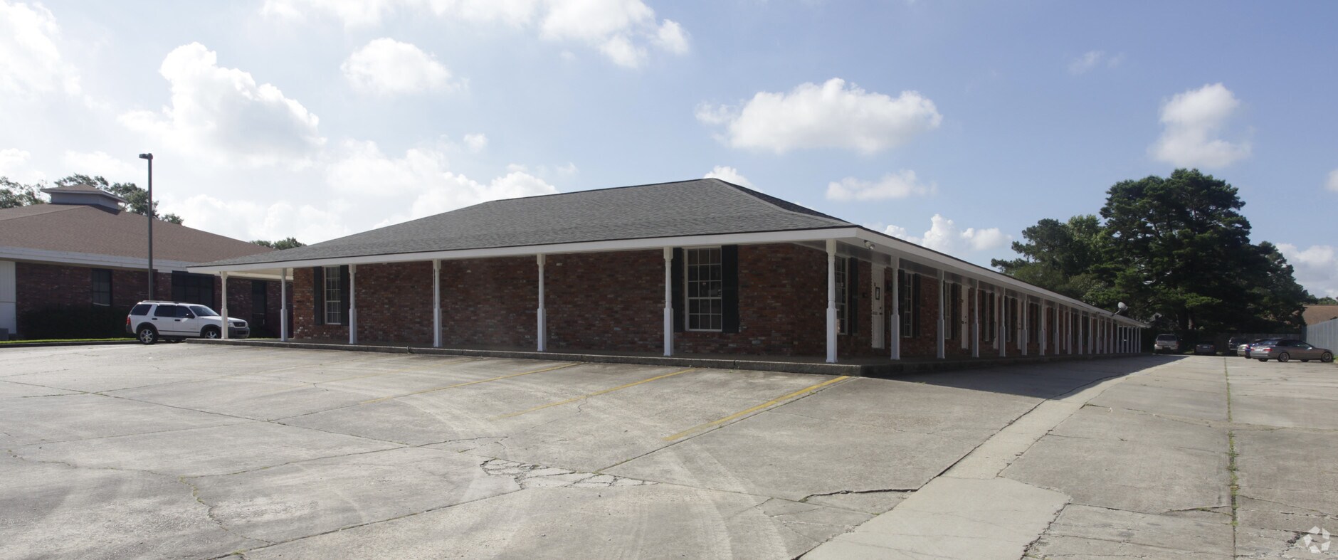 8786 Goodwood Blvd, Baton Rouge, LA 70806