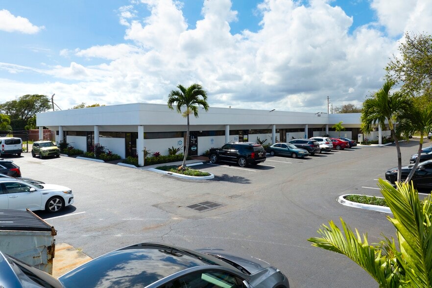2620 N Australian Ave, West Palm Beach, FL for lease - Building Photo - Image 1 of 7