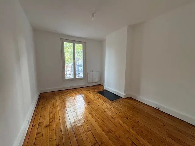 Office in Paris for lease - Building Photo - Image 1 of 8