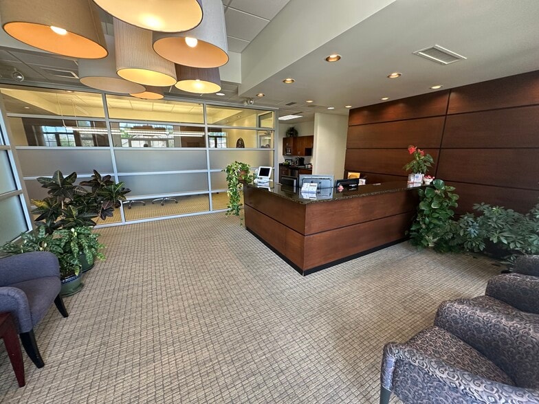 2838 S Ingram Mill Rd, Springfield, MO for lease - Building Photo - Image 2 of 10