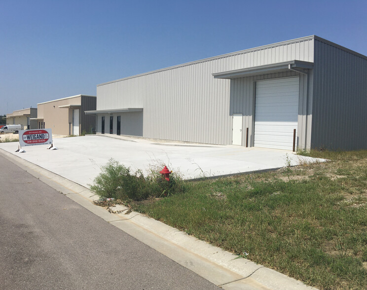 902 Venture ct, Kechi, KS for lease - Primary Photo - Image 1 of 3