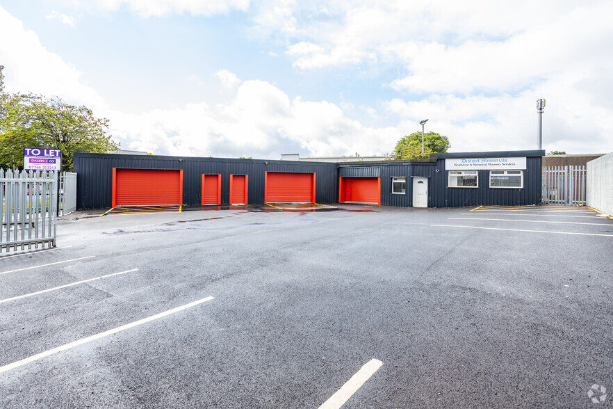 157 Burnfield Rd, Giffnock for lease - Building Photo - Image 2 of 5