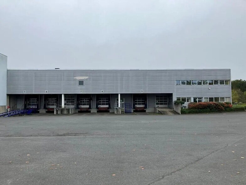 Flex in Montbazon for sale - Building Photo - Image 3 of 5