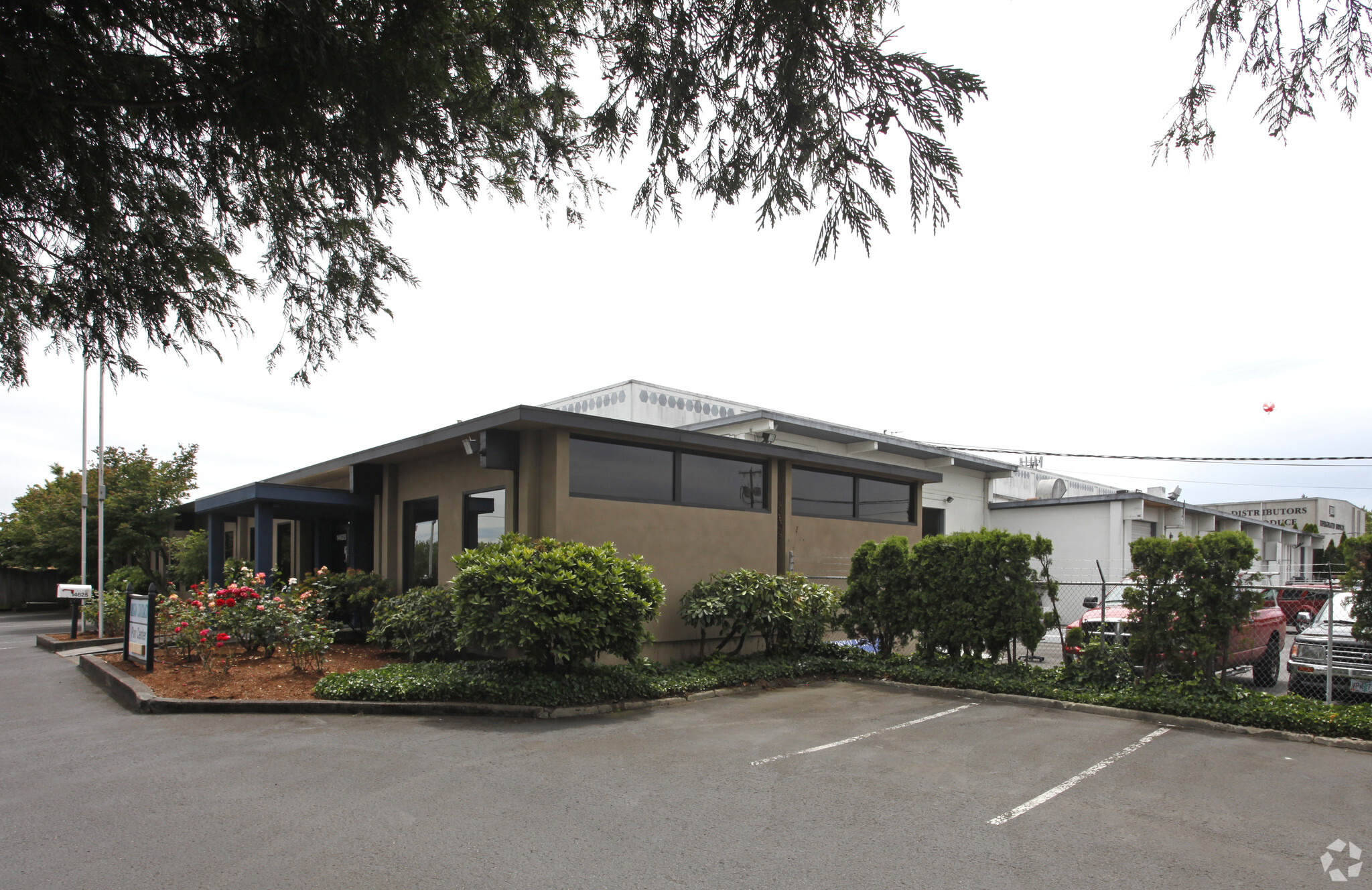 14625-14640 SE 82nd Dr, Clackamas, OR for lease Primary Photo- Image 1 of 11