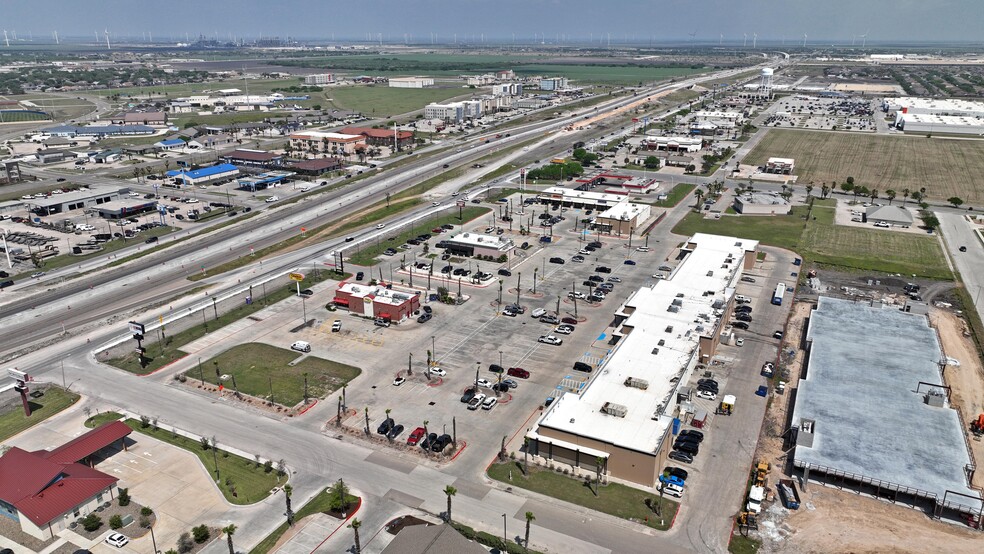 1702 Highway 181 Hwy, Portland, TX for lease - Building Photo - Image 3 of 13