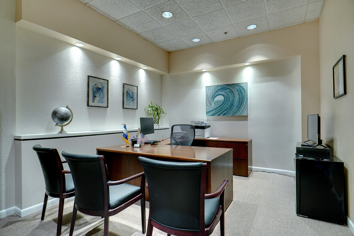 6850 Manhattan Blvd, Fort Worth, TX for lease Interior Photo- Image 1 of 1