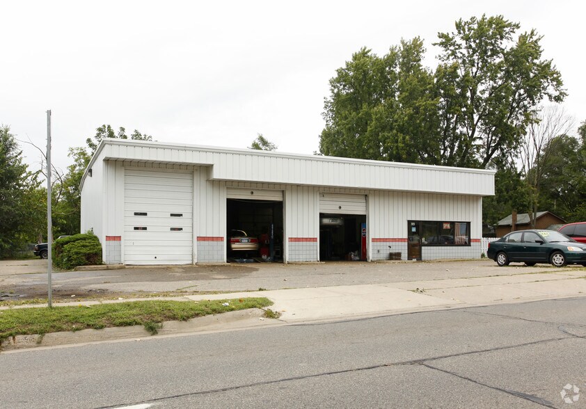 2620 E Michigan Ave, Jackson, MI 49202