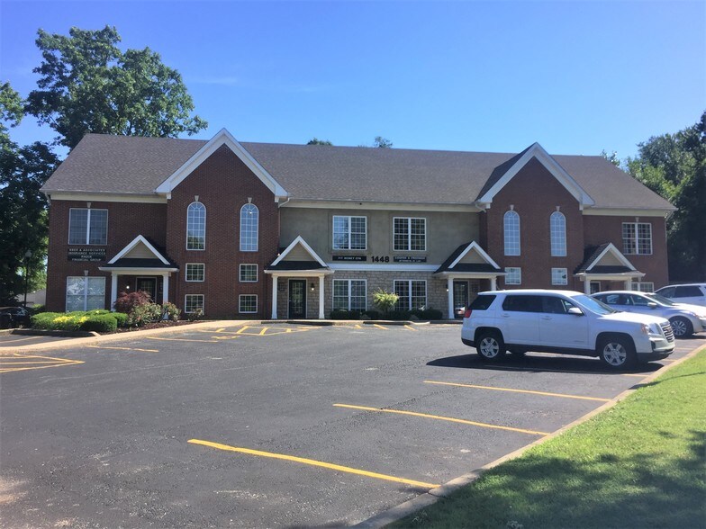 1448 Gardiner Ln, Louisville, KY 40213