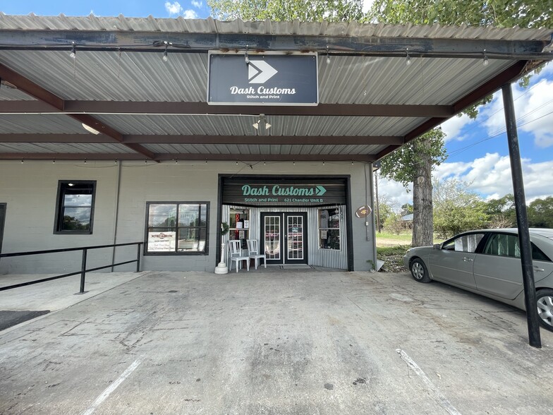 621 Chandler St, Blanco, TX for lease - Building Photo - Image 3 of 5