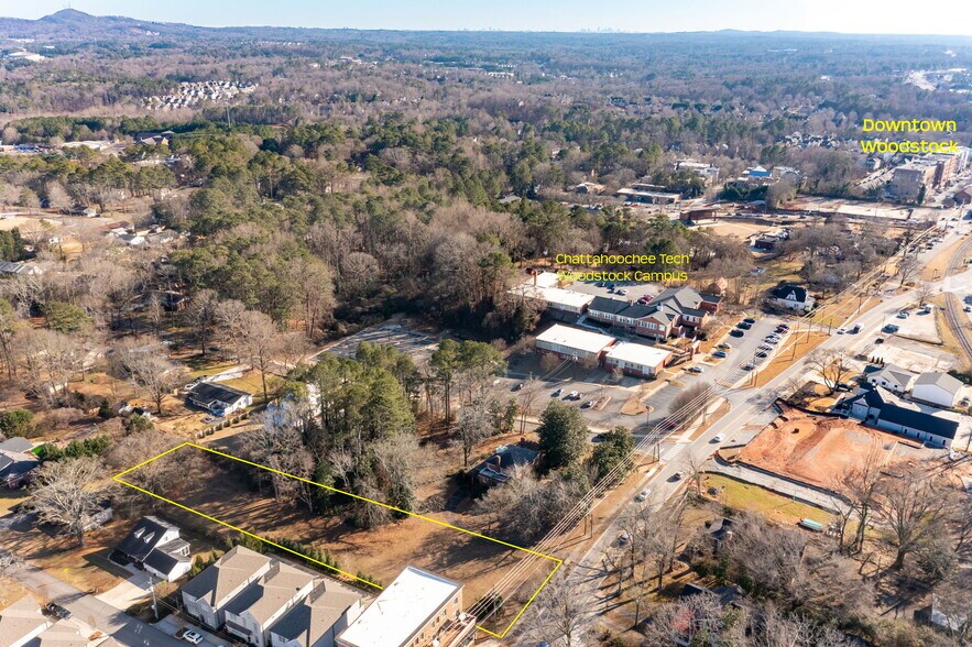 8261 Main, Woodstock, GA 30188