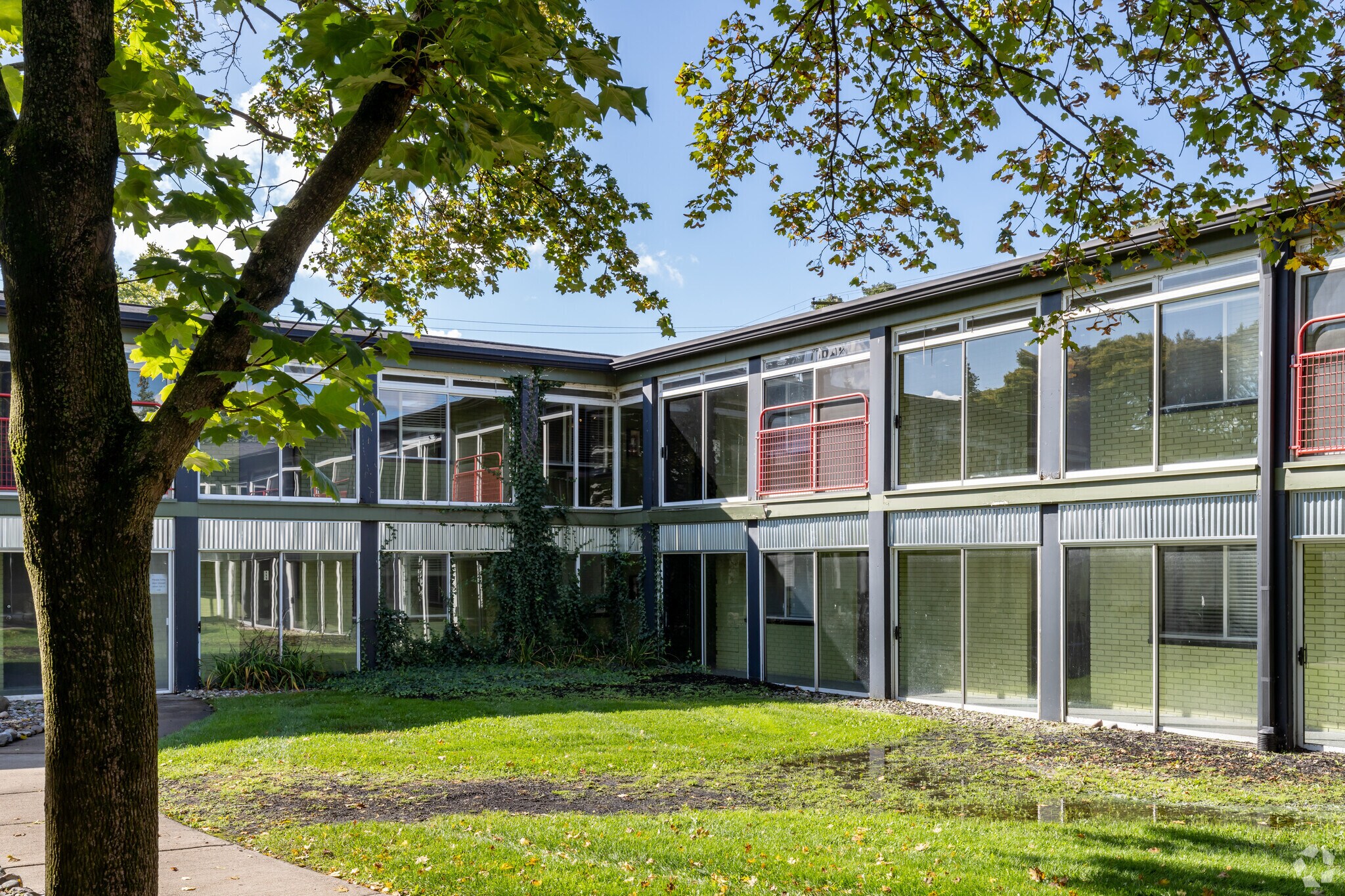 1050 N Adams Rd, Birmingham, MI for sale Primary Photo- Image 1 of 1