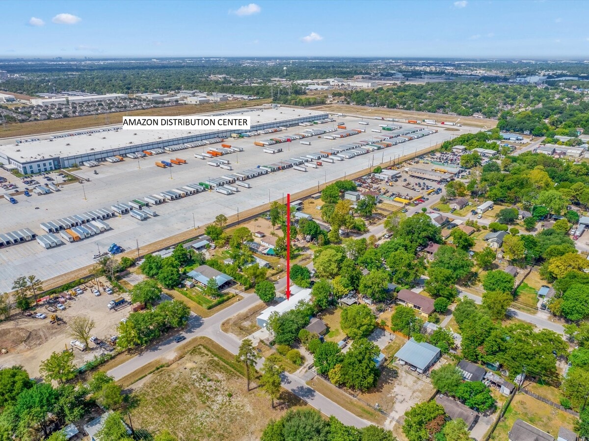 11803 Beeville Dr, Houston, TX 77064 Industrial for Sale