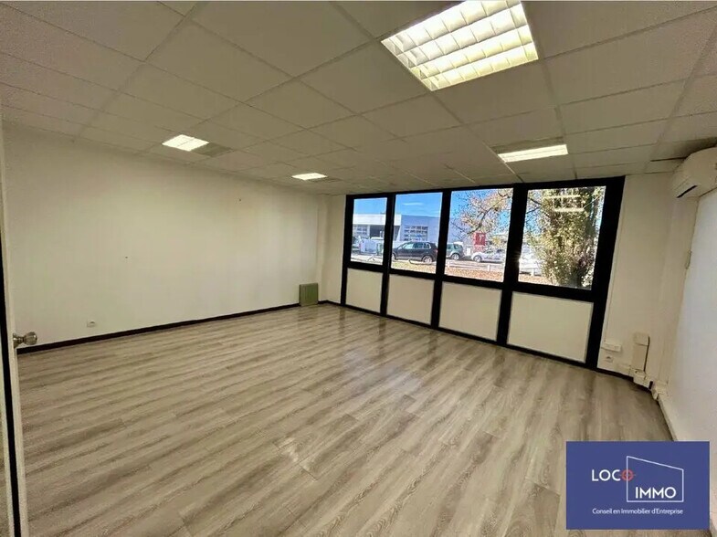 Office in Mérignac for lease - Interior Photo - Image 2 of 4