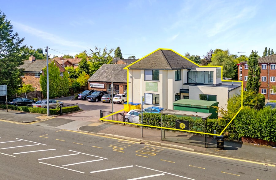 144A Dialstone Ln, Stockport for sale - Primary Photo - Image 1 of 21