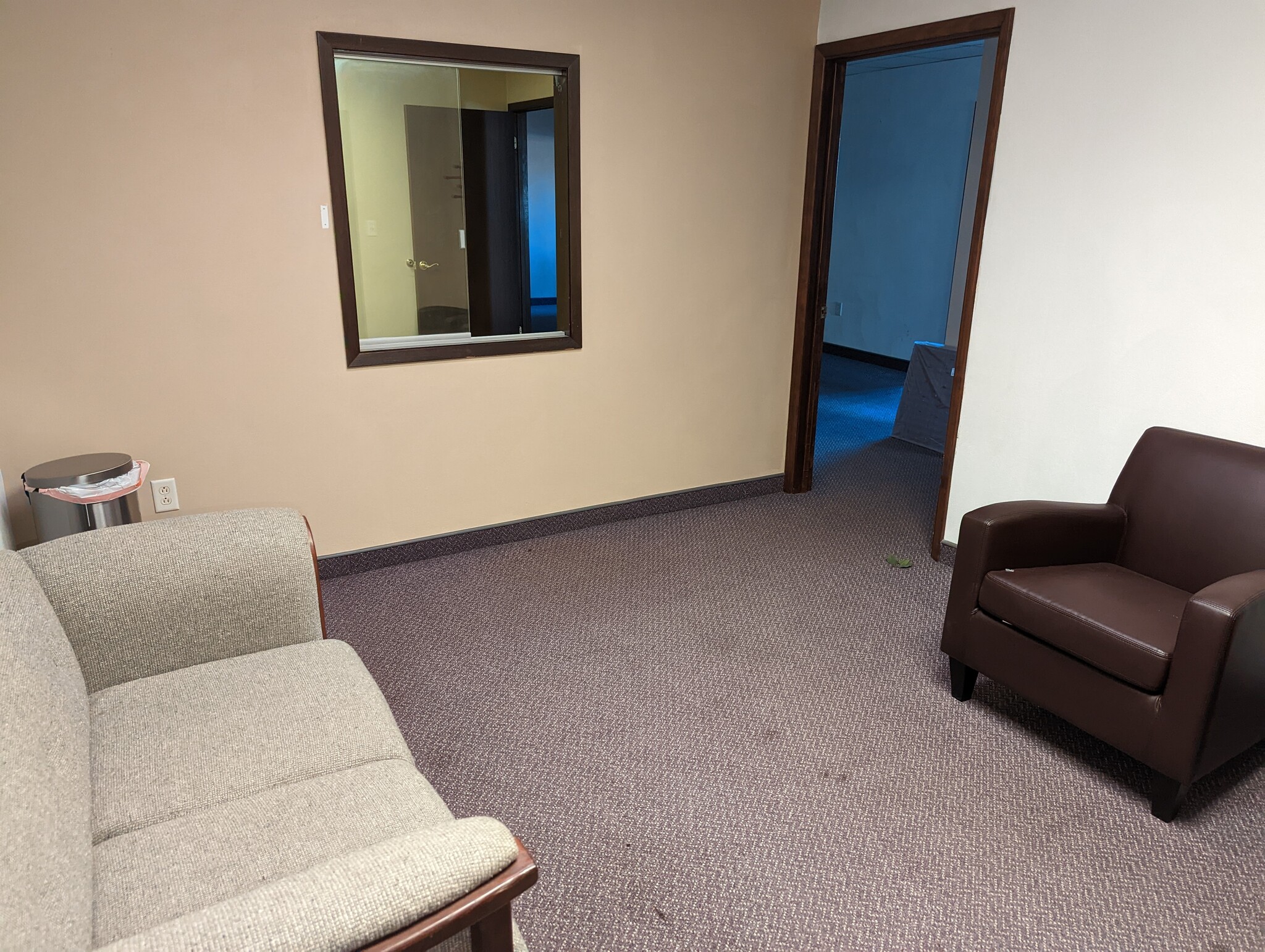 222 W Main St, Belleville, IL for lease Interior Photo- Image 1 of 9