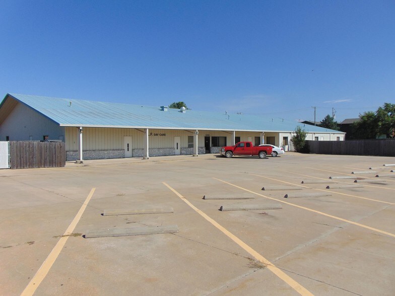 5200 E 31st St, Wichita, KS for sale - Building Photo - Image 1 of 1